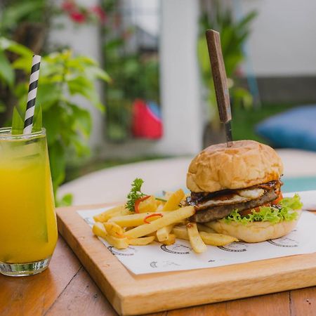 What The Duck Backpackers Canggu Exteriér fotografie